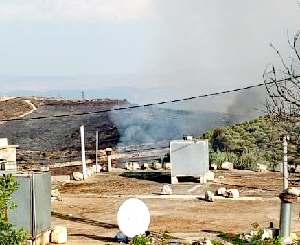 A number of individual mines exploded in the Bir Shuaib area on the outskirts of the town of Blida due to the outbreak of fire in the area as a result of the fall of light shells that caused a large fire.