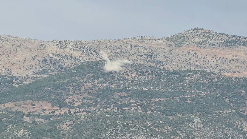Israeli army artillery towards Kafrchouba