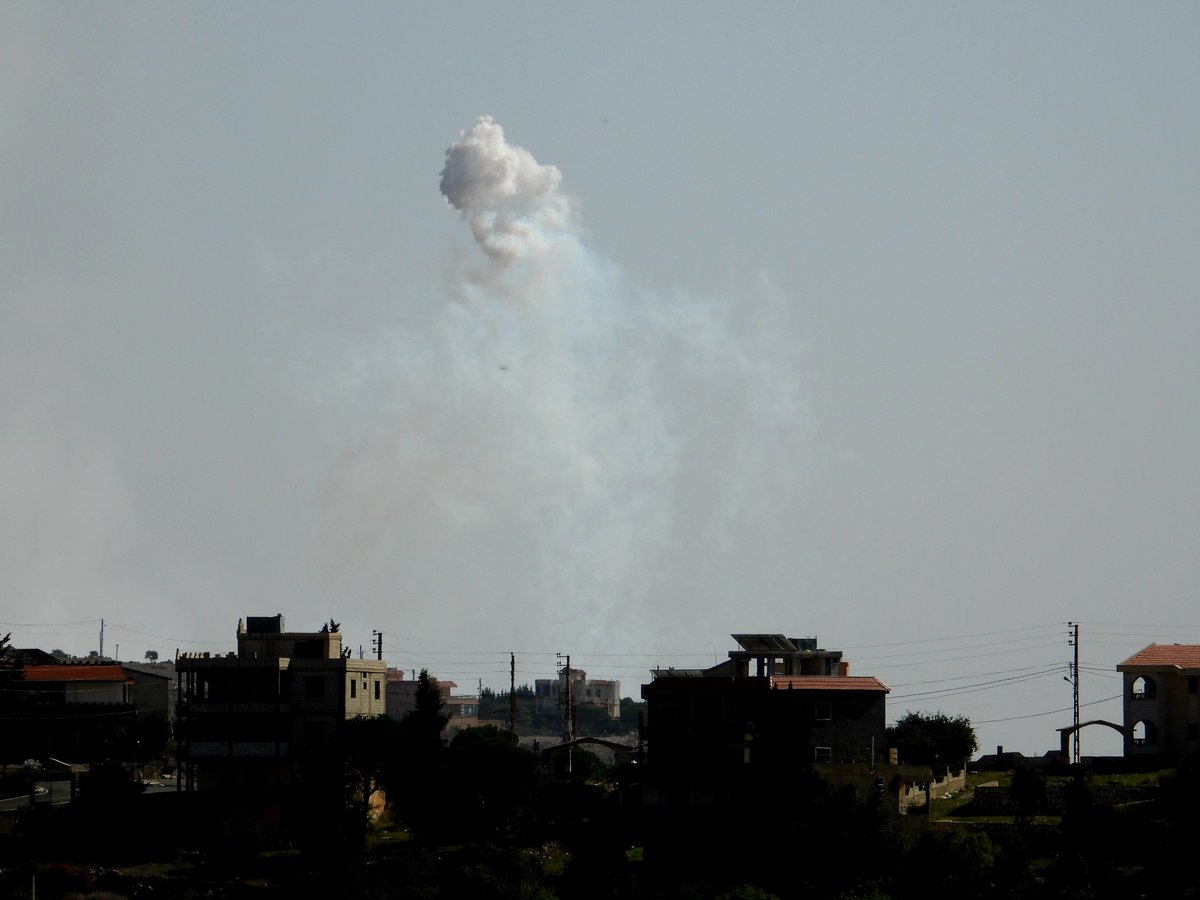 Continuous bombing with incendiary ammunition on the town of Mays Al-Jabal following the Hezbollah's targeting of a house in Al-Manara settlement where Israeli soldiers are hiding. Withdrawal of confirmed casualties requires smoke cover.