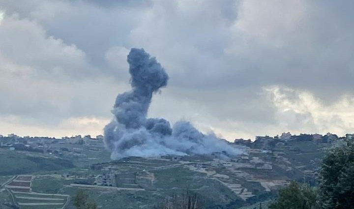Israeli warplanes carried out air strikes targeting the outskirts of the town of Al-Jumaijma