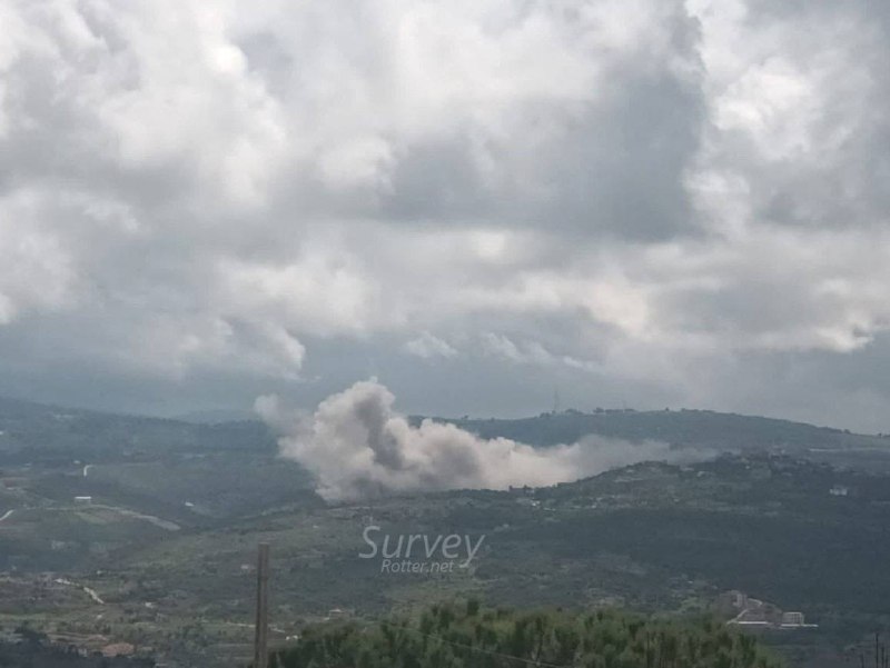 Israeli army air strikes in Ayta Ash Shab