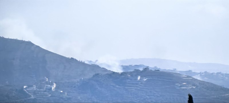 Bombardeo de artillería contra las ciudades de Rab-e-Thaleen y Al-Adisa con munición incendiaria