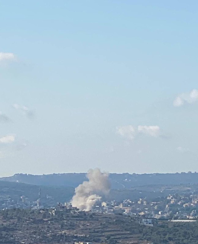 Israeli army air strike in Ayta Ash Shab