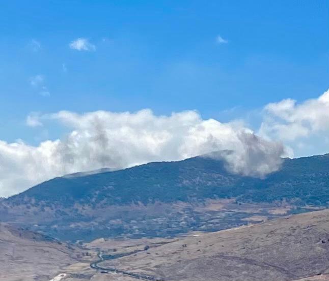 Lübnan medyası, İsrail sınırına yaklaşık 20 kilometre uzaklıktaki Batı Bekaa Bölgesi'ndeki Ayn el-Tineh kasabası yakınlarında bir dizi İsrail hava saldırısı düzenlediğini bildirdi.