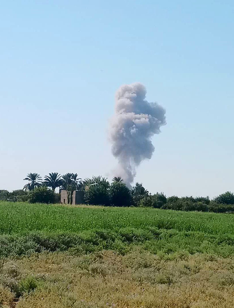 Un camion a été pris pour cible par un drone à la frontière entre la Syrie et l'Irak. On ignore s'il s'agit d'une frappe israélienne ou américaine.