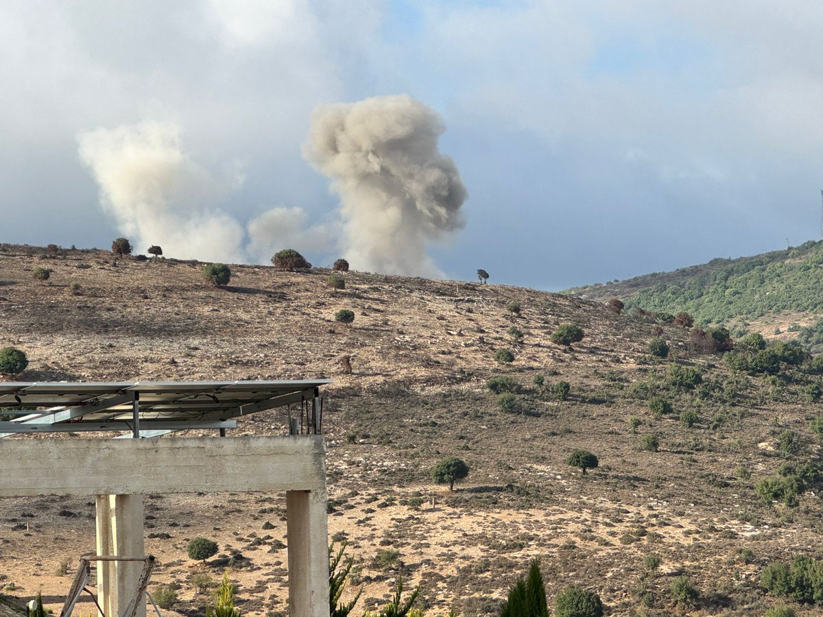 Israëlische beschietingen op het Qatmon-gebied, aan de rand van de grensstad Rmeish