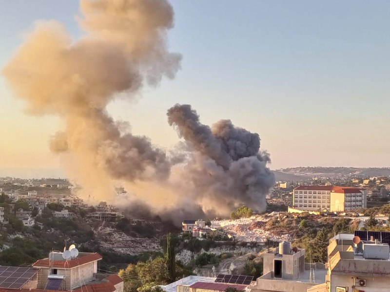 Ataque aéreo em Maarakeh (governadoria do sul), um edifício foi atingido