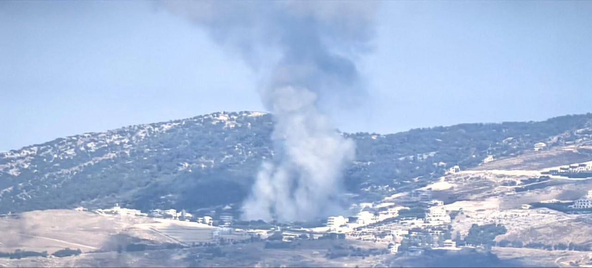 Air force carries out raid targeting the town of Al-Rayhan, south Lebanon