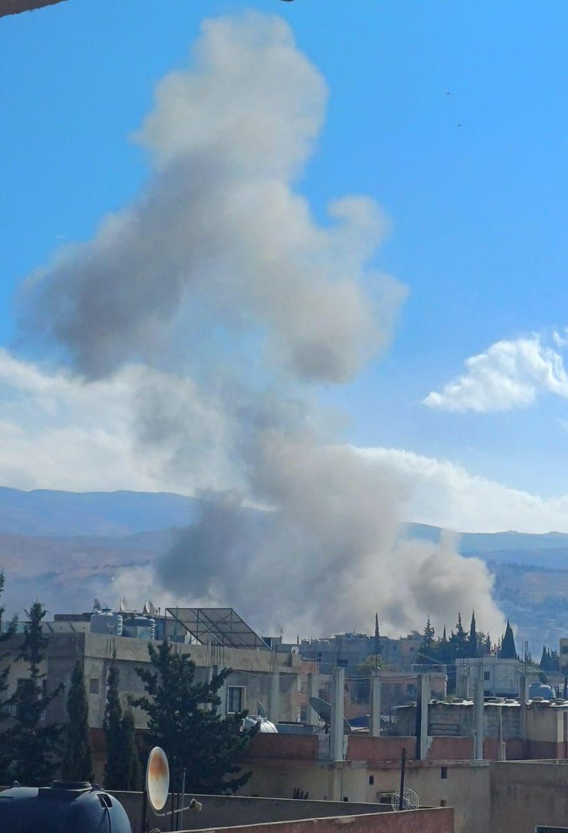 Die israelische Luftwaffe führt einen Angriff auf die Stadt Al-Saeeda im Distrikt Baalbek im Bekaa-Tal im Libanon durch