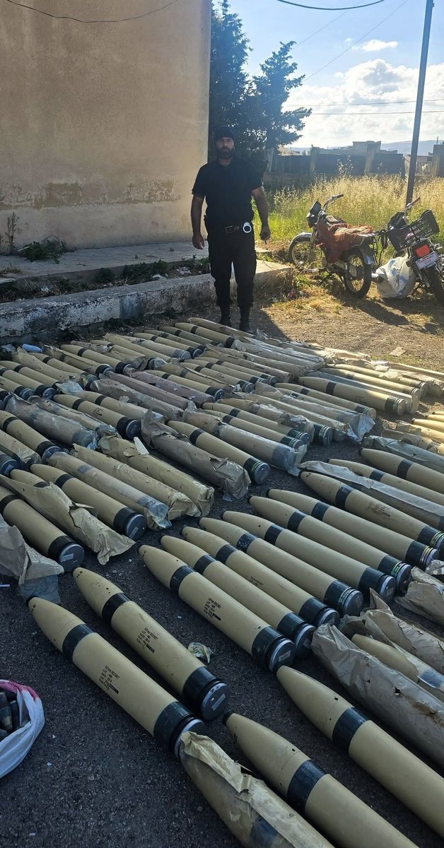 Syrie : une nouvelle tentative d'introduction clandestine d'armes au Liban a été déjouée il y a deux jours. Les forces de sécurité ont saisi plus d'une centaine de roquettes iraniennes de 107 mm dans la région de Talkalakh (Homs-Ouest). Une importante activité de contrebande persiste dans cette région frontalière avec le Liban.