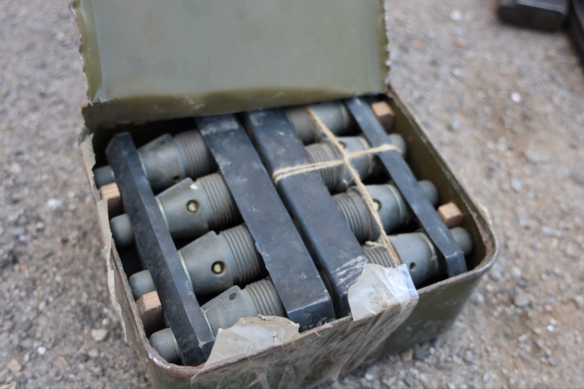 Sécurité intérieure : Nous avons pu arrêter un certain nombre de hors-la-loi dans le village d'Umm al-Dawali, dans la campagne de Homs, dans la région de Talkalakh, et saisir un entrepôt contenant des armes et des munitions.