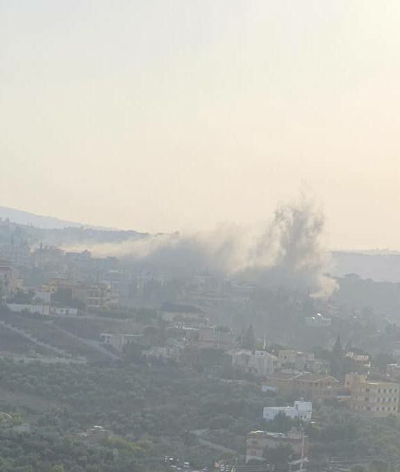 Naloty lotnicze uderzyły w budynek w mieście Mahrouna w południowym Libanie