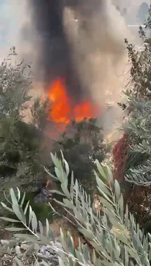 An Israeli drone strike targeted a car in the town of Jouya, Tyre district.