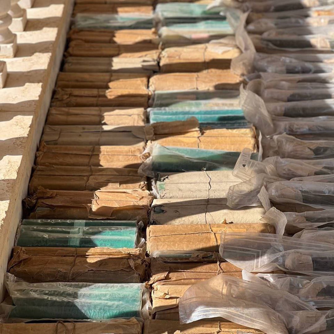 Ministry of Interior of Syria: The Internal Security Directorate in the Zabadani area of rural Damascus thwarted an attempt to smuggle a shipment of weapons and seized large quantities of RPG shells that were hidden in an organized manner and prepared for smuggling towards Lebanon.