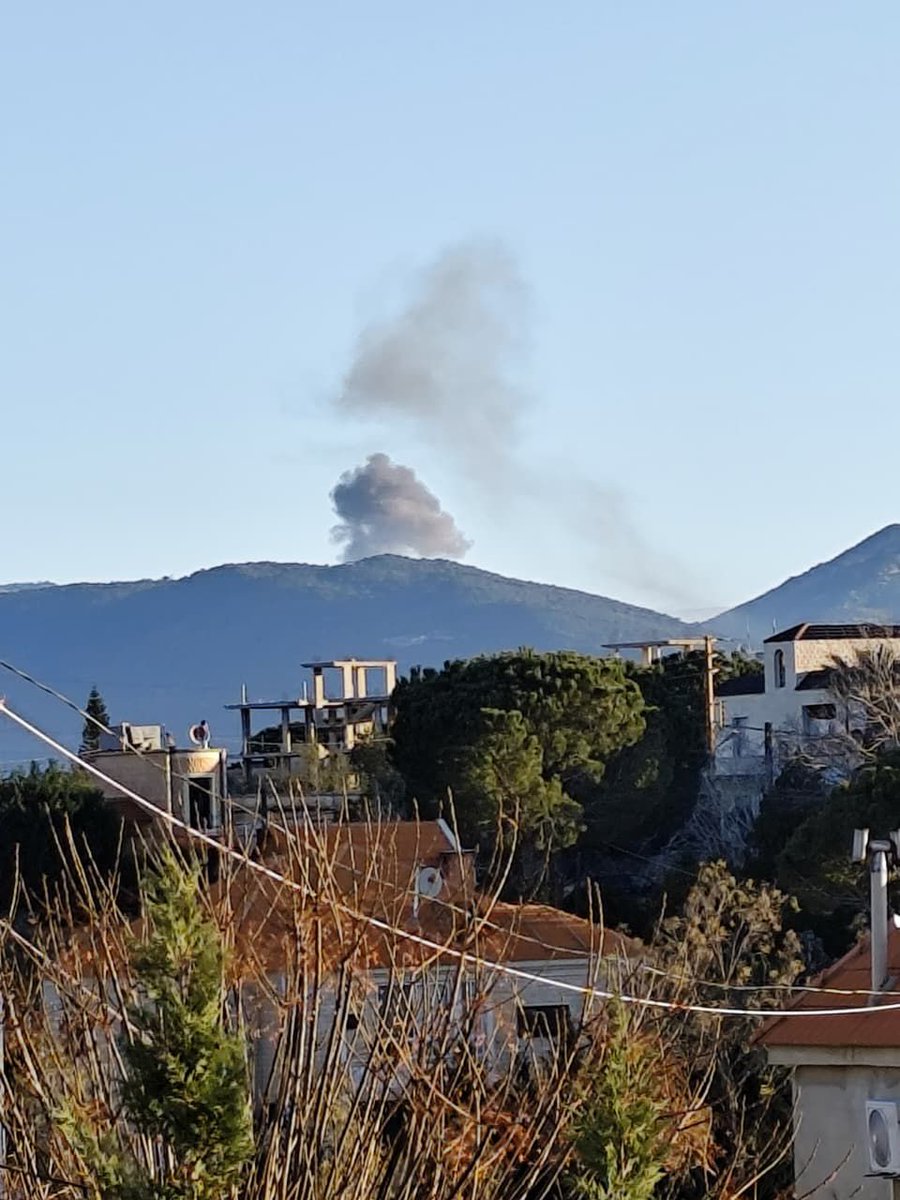 Nuevos ataques aéreos israelíes tienen como objetivo la zona entre las localidades de Al-Rayhan y Sajd por segunda vez.