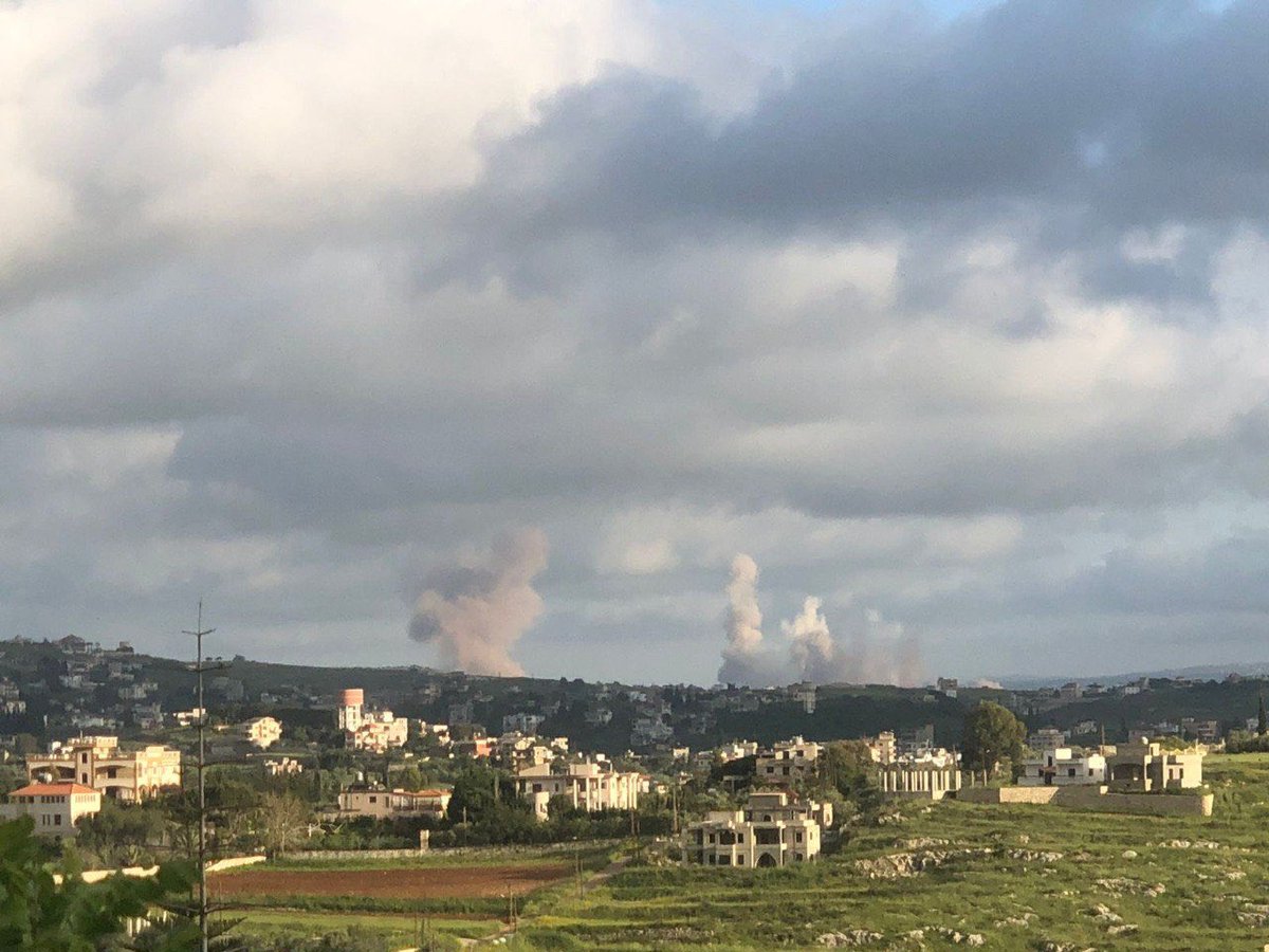 The Israeli army demolished a large Hezbollah tunnel system in the southern Lebanon town of Qantara a short while ago. Footage published by Lebanese media shows the blasts. Large explosions were heard across the area