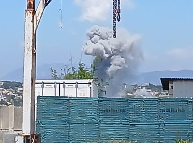 Israeli warplanes launched an airstrike targeting the town of Zawtar al-Gharbiya.