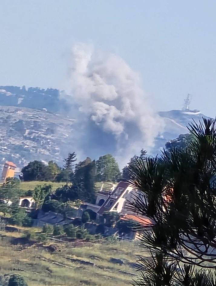 Bilder von Luftangriffen auf die Städte Zawtar al-Sharqiyah, Yahmar al-Shaqif, Kafr Rumman, Labaya und Yater im Südlibanon