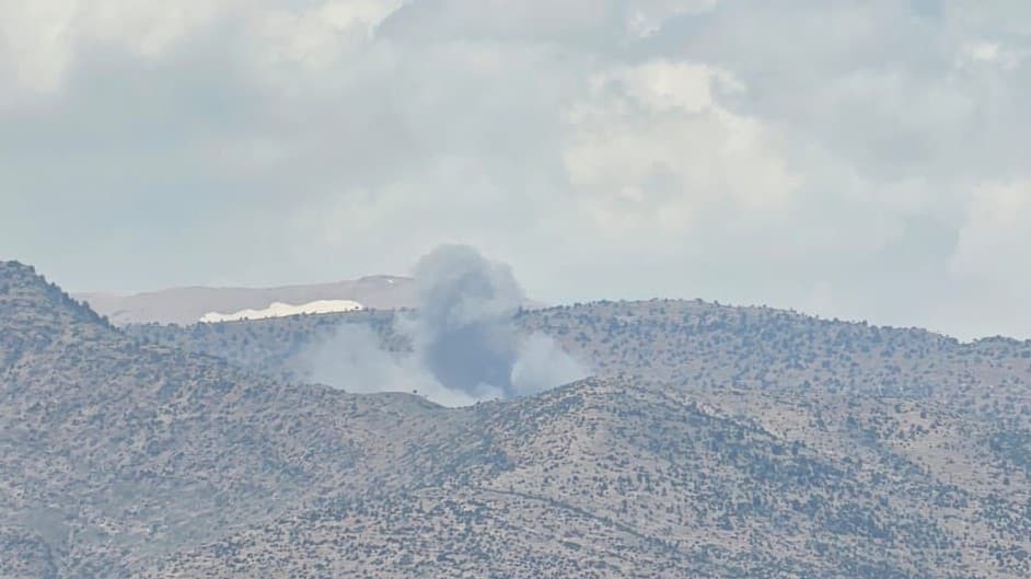 Israelische Kampfflugzeuge starteten einen Luftangriff am Stadtrand von Halabta im nördlichen Bekaa-Tal.