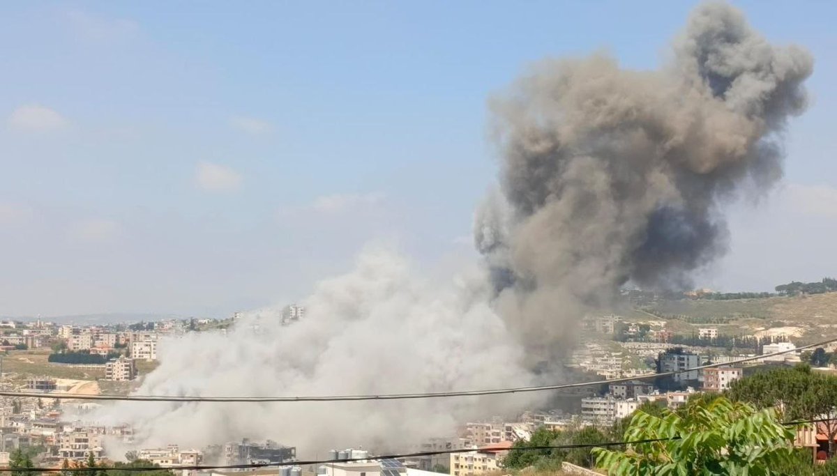 A violent air raid on the town of Toul in southern Lebanon