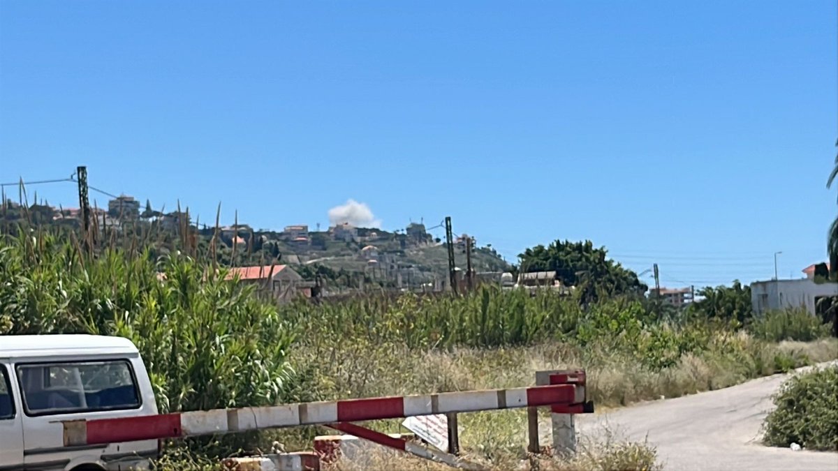 תקיפה אווירית ישראלית פקדה את העיירה אל-סקסאקיה.