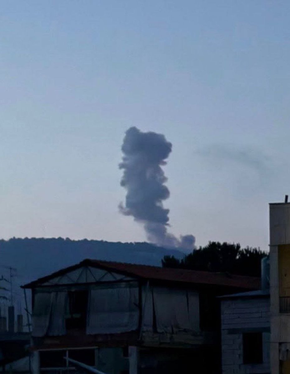 Airstrikes targeted the vicinity of Ali al-Taher in southern Lebanon at dawn today.