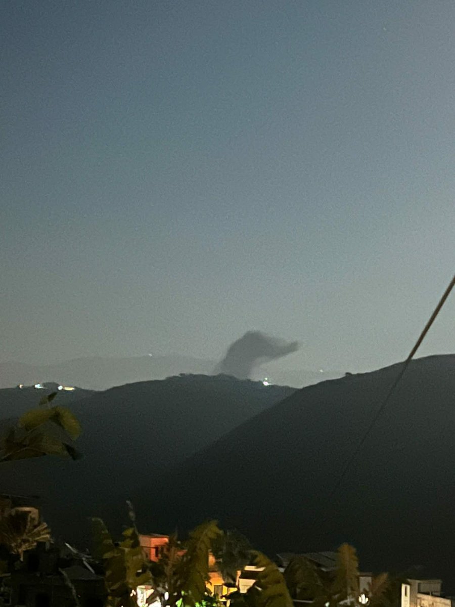 Israeli forces carried out a bombing in the town of Haddatha, coinciding with the movement of  tanks and the execution of sweeping operations with machine guns in the town.