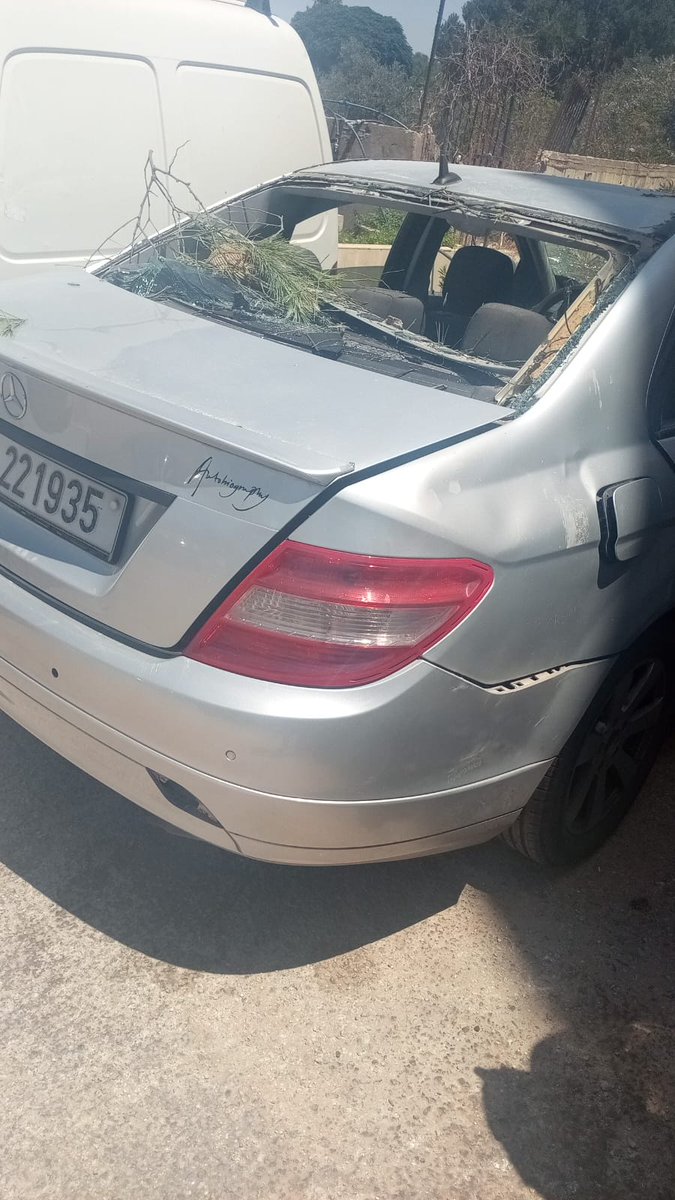 A drone strike targeted a car in Sarbin, resulting in 5 injuries.