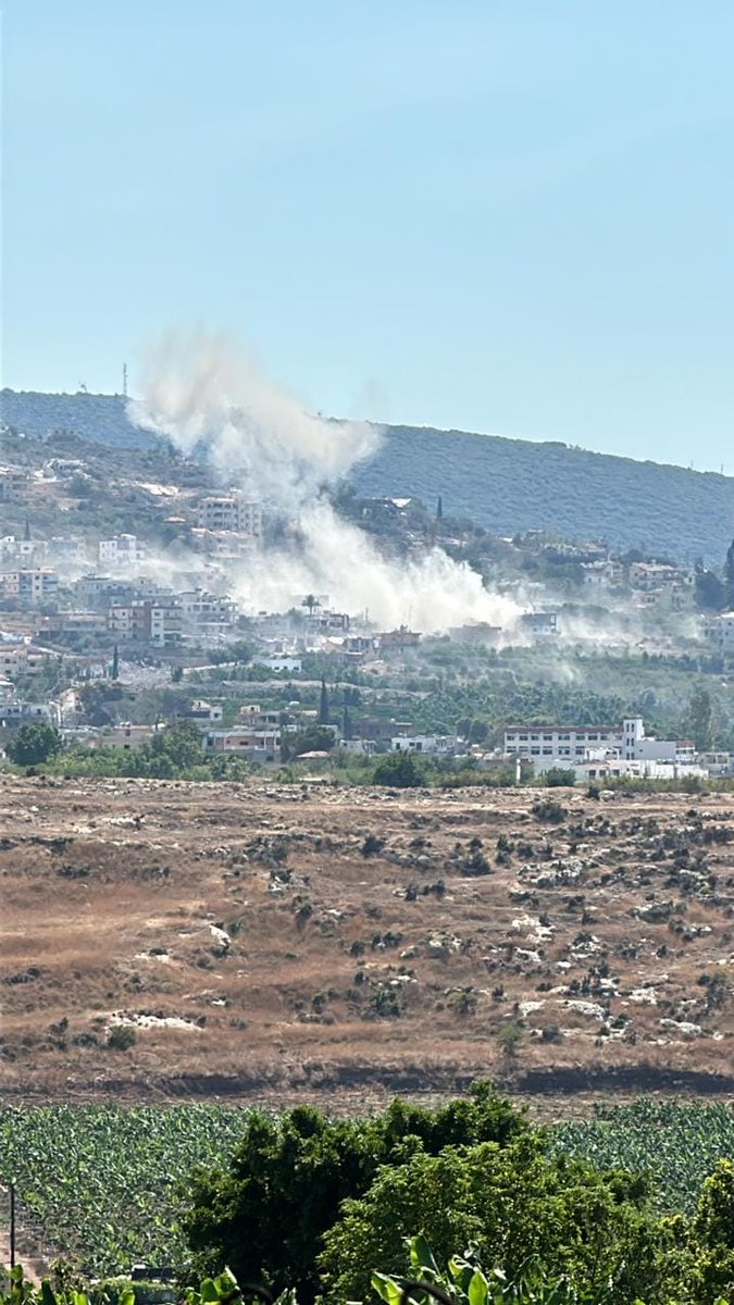 Israeli bombing in the town of Al-Mansouri
